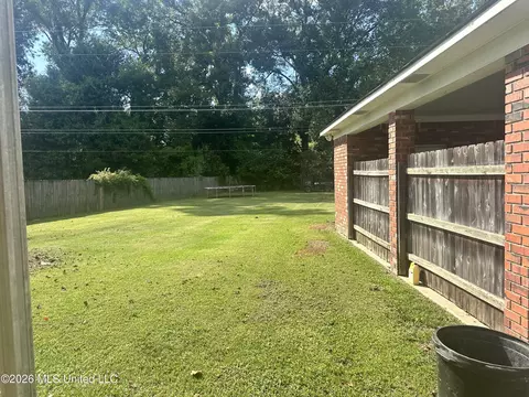 Exterior - 806 Lindberg Ave, Natchez, MS 39120 photo 6 of 7