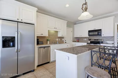 Kitchen - 116 Weldon Dr, Madison, MS 39110 photo 3 of 4