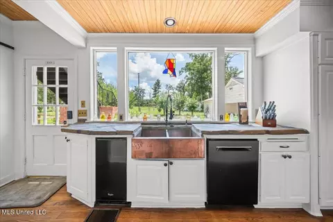 Kitchen - 1951 E 3rd St, Forest, MS 39074 photo 7 of 9