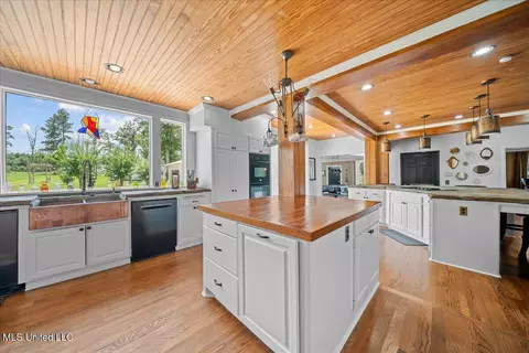 Kitchen - 1951 E 3rd St, Forest, MS 39074 photo 6 of 9