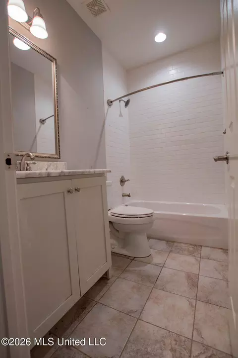 Bath - 866 Craft Rd, Hernando, MS 38632 photo 5 of 6