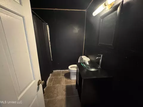 Bath - 5418 Elder St, Moss Point, MS 39563 photo 1 of 1