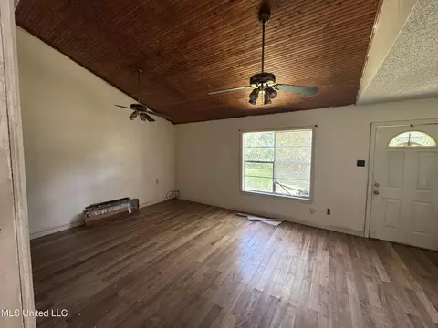 Living - 5418 Elder St, Moss Point, MS 39563 photo 1 of 1