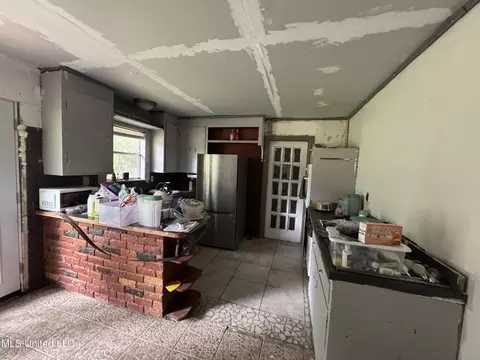 Kitchen - 5418 Elder St, Moss Point, MS 39563 photo 2 of 2