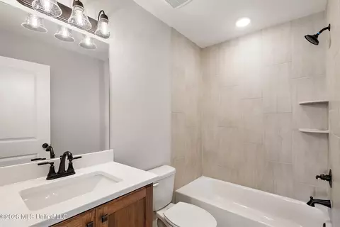 Bath - 297 Kason Scott Rd, Hernando, MS 38632 photo 5 of 5