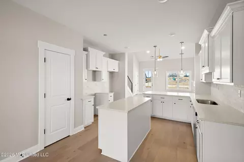 Kitchen - 297 Kason Scott Rd, Hernando, MS 38632 photo 1 of 2
