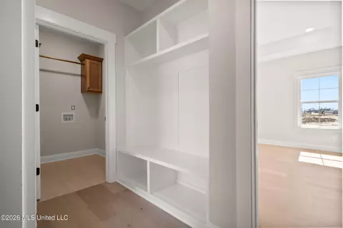 Entry Way - 297 Kason Scott Rd, Hernando, MS 38632 photo 4 of 5