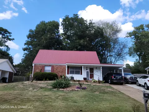 1388 Moss Point Dr, Southaven, MS 38671