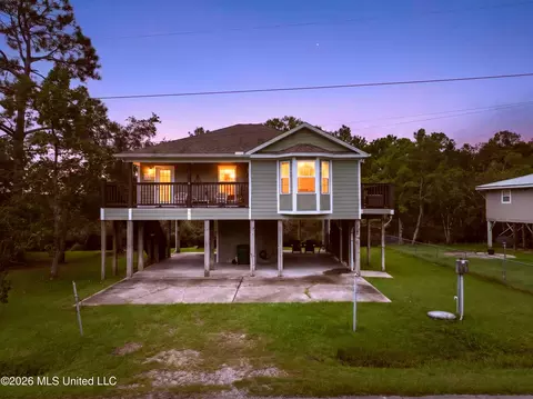 5109 Trout St, Bay Saint Louis, MS 39520