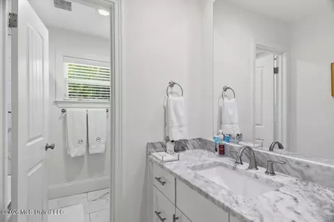 Bath - 134 Chippewa Cir, Jackson, MS 39211 photo 1 of 3
