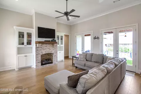 Living - 705 Glenwild Dr, Canton, MS 39046 photo 2 of 3