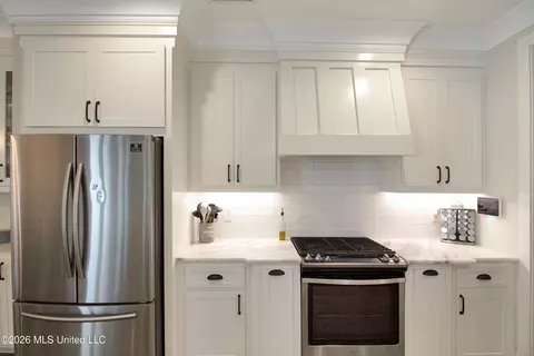 Kitchen - 705 Glenwild Dr, Canton, MS 39046 photo 2 of 8