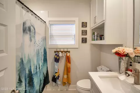 Bath - 705 Glenwild Dr, Canton, MS 39046 photo 6 of 6