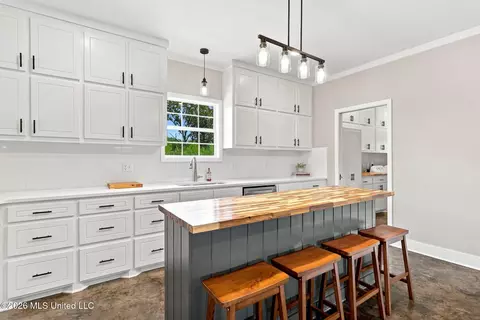 Kitchen - 3978 Morton-rankin County Line Rd, Morton, MS 39117 photo 3 of 3