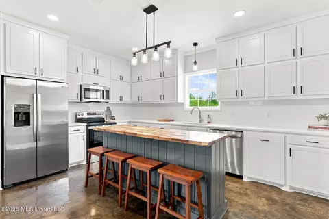 Kitchen - 3978 Morton-rankin County Line Rd, Morton, MS 39117 photo 1 of 3