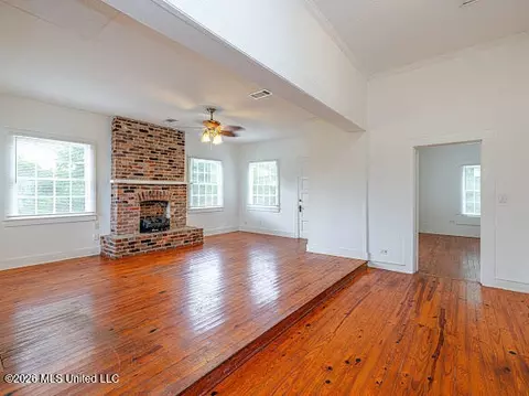 Living - 9822 Main St, Goodman, MS 39079 photo 11 of 14