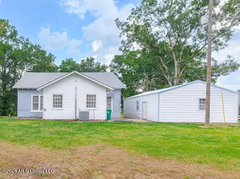 Exterior - 9822 Main St, Goodman, MS 39079 photo 5 of 7