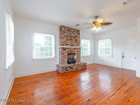 Living - 9822 Main St, Goodman, MS 39079 photo 14 of 14
