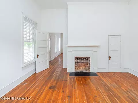 Living - 9822 Main St, Goodman, MS 39079 photo 5 of 14
