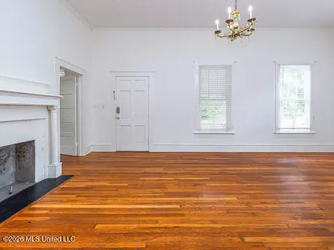 Living - 9822 Main St, Goodman, MS 39079 photo 2 of 14