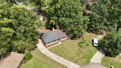 View/Area - 106 Cumberland Ct, Brandon, MS 39047 photo 3 of 6
