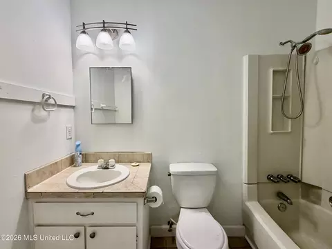 Bath - 106 Cumberland Ct, Brandon, MS 39047 photo 1 of 4