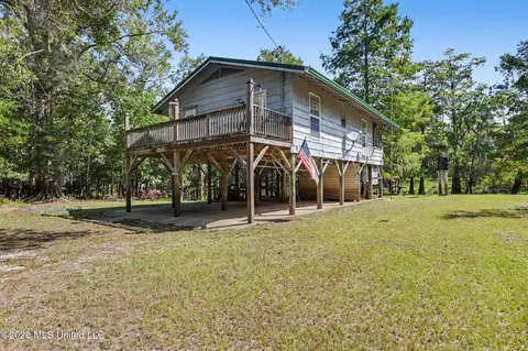 Exterior - 24720 Davis Dead River Dr, Lucedale, MS 39452 photo 2 of 7