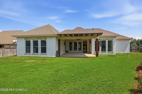 Exterior - 403 Huntington Pt, Brandon, MS 39047 photo 3 of 6