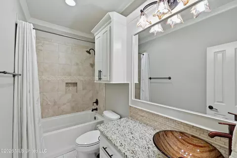Bath - 403 Huntington Pt, Brandon, MS 39047 photo 4 of 7