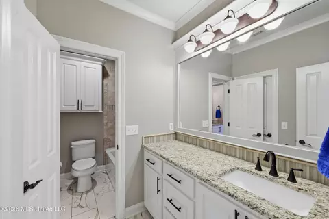 Bath - 403 Huntington Pt, Brandon, MS 39047 photo 5 of 7
