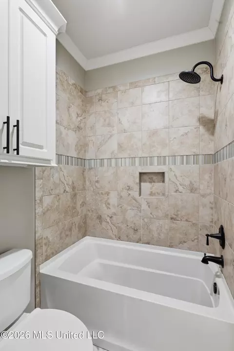 Bath - 403 Huntington Pt, Brandon, MS 39047 photo 6 of 7