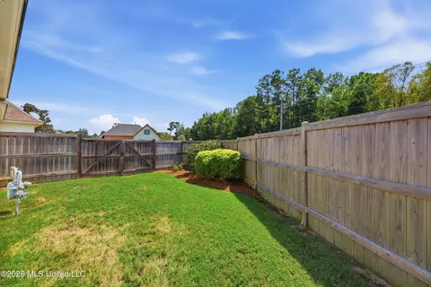 Exterior - 403 Huntington Pt, Brandon, MS 39047 photo 2 of 6