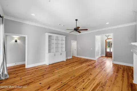 Living - 403 Huntington Pt, Brandon, MS 39047 photo 3 of 5