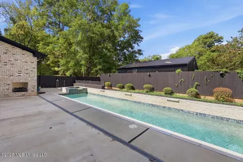 Exterior - 3 Carter Grv, Jackson, MS 39211 photo 3 of 17