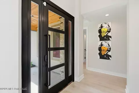 Entry Way - 3 Carter Grv, Jackson, MS 39211 photo 1 of 4