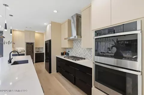 Kitchen - 3 Carter Grv, Jackson, MS 39211 photo 3 of 5