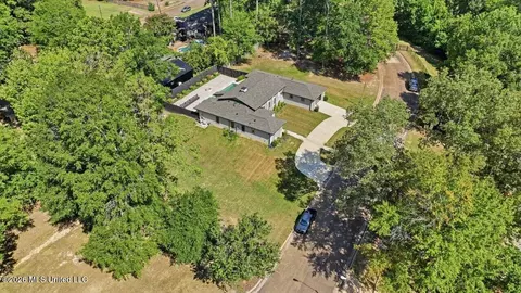 View/Area - 3 Carter Grv, Jackson, MS 39211 photo 1 of 5