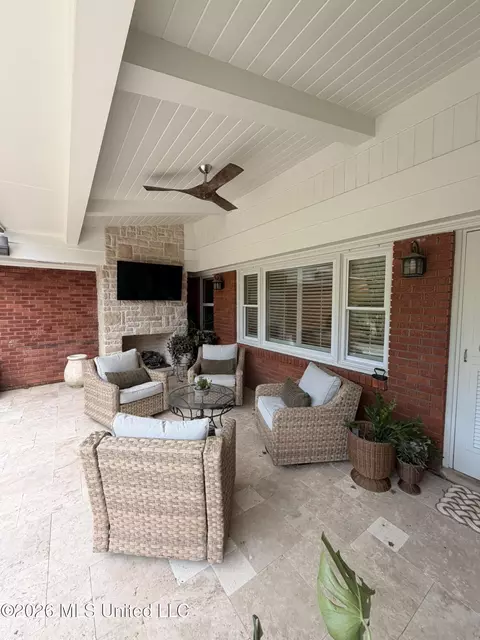 Exterior - 2 Bingaman Ln, Natchez, MS 39120 photo 3 of 5