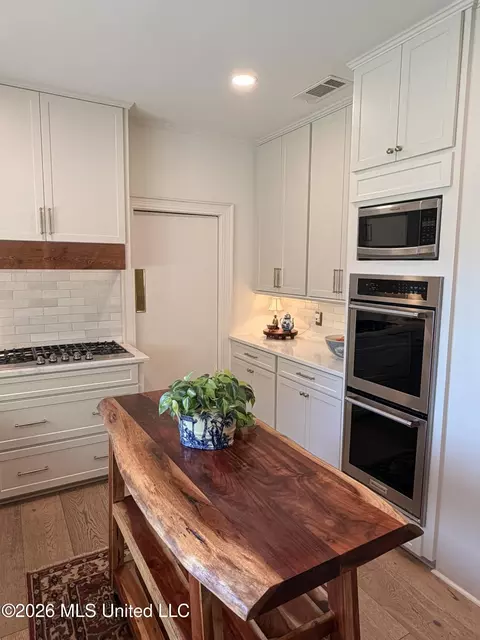 Kitchen - 2 Bingaman Ln, Natchez, MS 39120 photo 2 of 4
