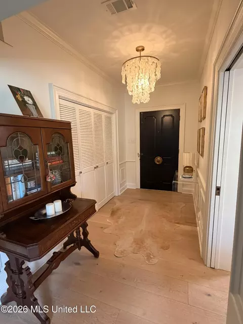 Entry Way - 2 Bingaman Ln, Natchez, MS 39120 photo 1 of 3