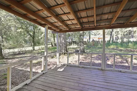Exterior - 1333 Maria Dr, Jackson, MS 39204 photo 2 of 2