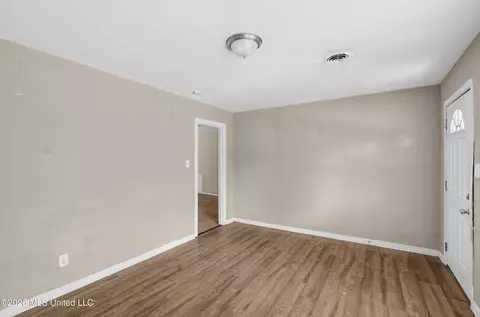Living - 1333 Maria Dr, Jackson, MS 39204 photo 1 of 2
