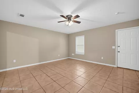 Living - 223 One Park Pl, Jackson, MS 39212 photo 1 of 4