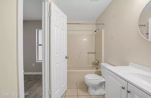 Bath - 223 One Park Pl, Jackson, MS 39212 photo 2 of 2