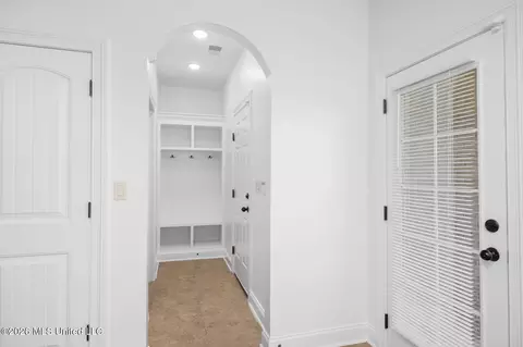 Entry Way - 4656 E Dublin Cir, Olive Branch, MS 38654 photo 8 of 9