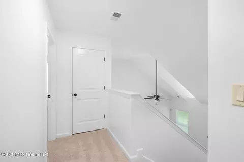 Entry Way - 4656 E Dublin Cir, Olive Branch, MS 38654 photo 6 of 9