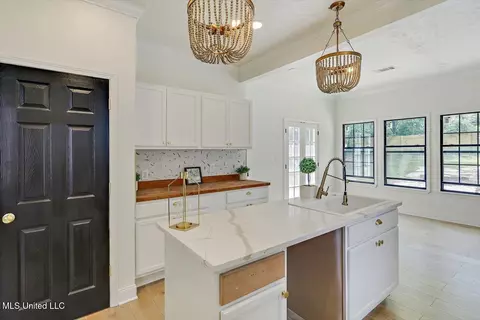 Kitchen - 4017 Pine Hill Dr, Jackson, MS 39206 photo 4 of 4