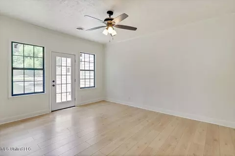 Living - 4017 Pine Hill Dr, Jackson, MS 39206 photo 3 of 4