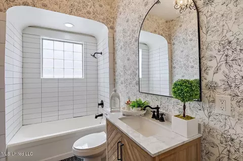 Bath - 4017 Pine Hill Dr, Jackson, MS 39206 photo 2 of 2