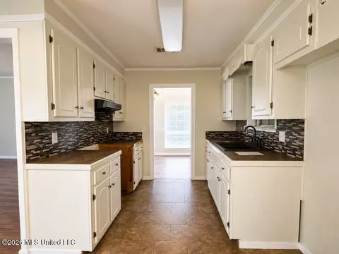 Kitchen - 2056 Monaco St, Jackson, MS 39204 photo 1 of 1